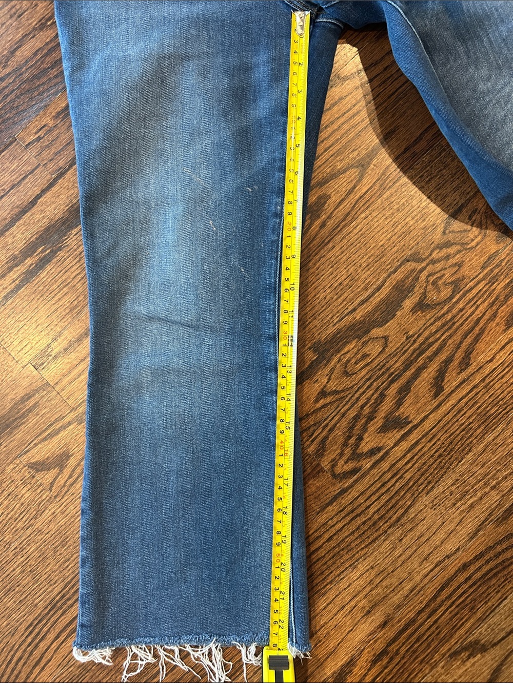 Good American Blue Cropped Frayed-Hem Jeans - Picture 6 of 6